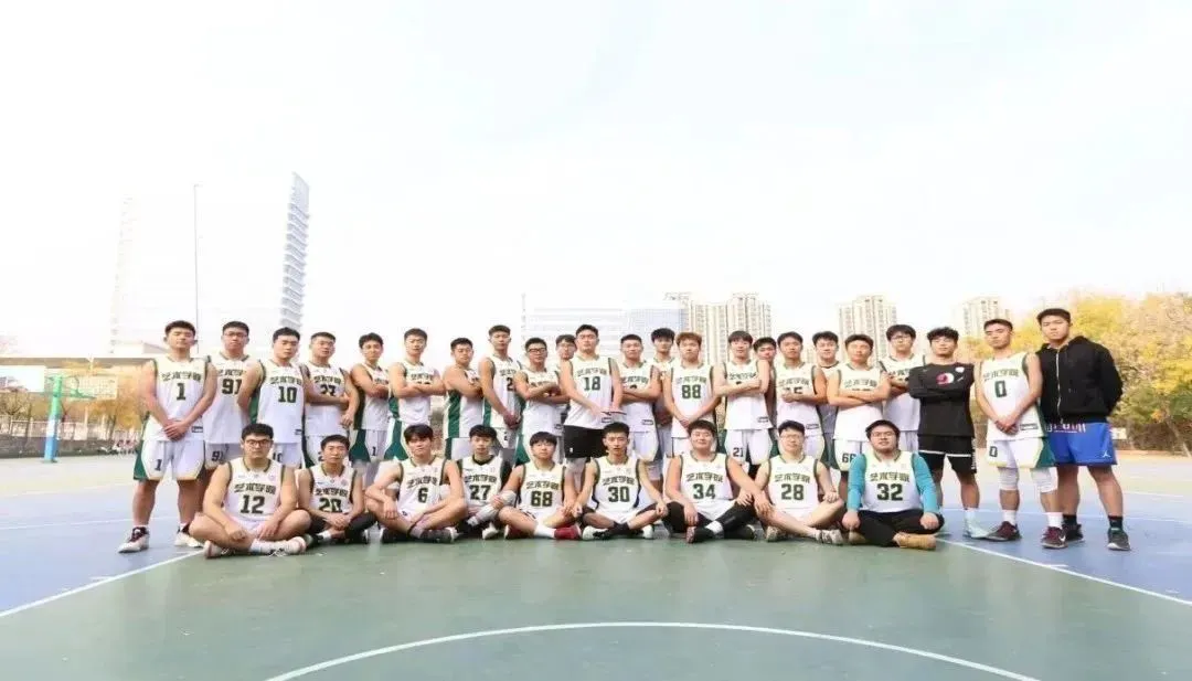 如何调整篮球比赛中的节奏以应对不同对手_1